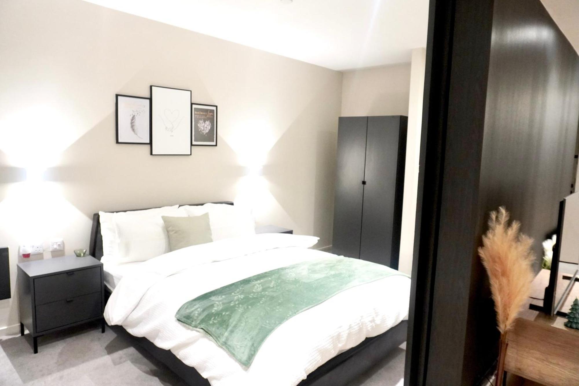 Central Manchester Luxury 2 Bed Apartment With Balcony المظهر الخارجي الصورة
